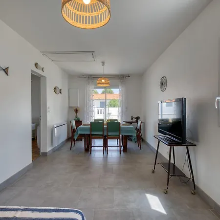 펜션 La Demeure Des Goelands - 10min De La Sémussac